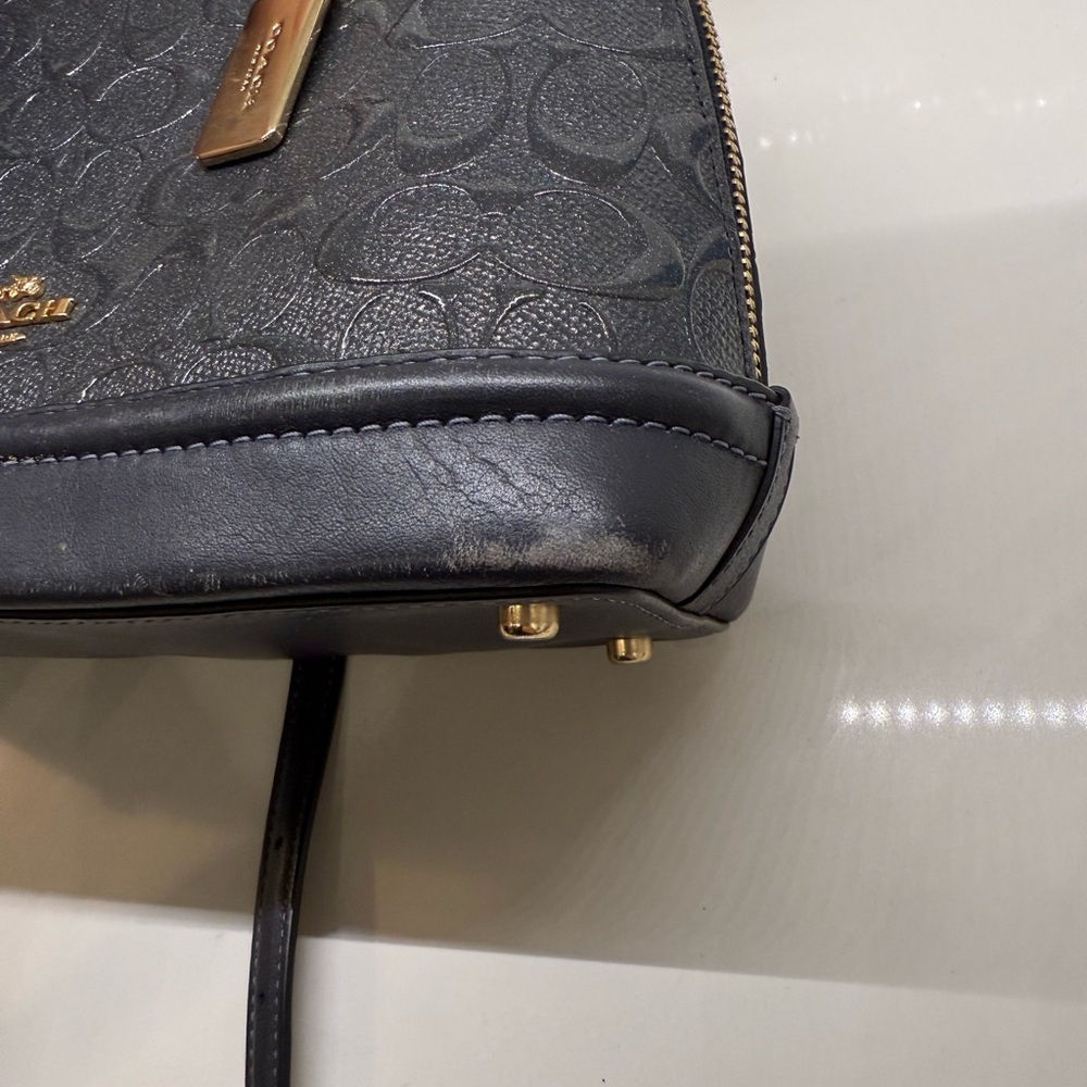 Coach Signature Dome Satchel w/Crossbody Strap - Picture 4 of 6